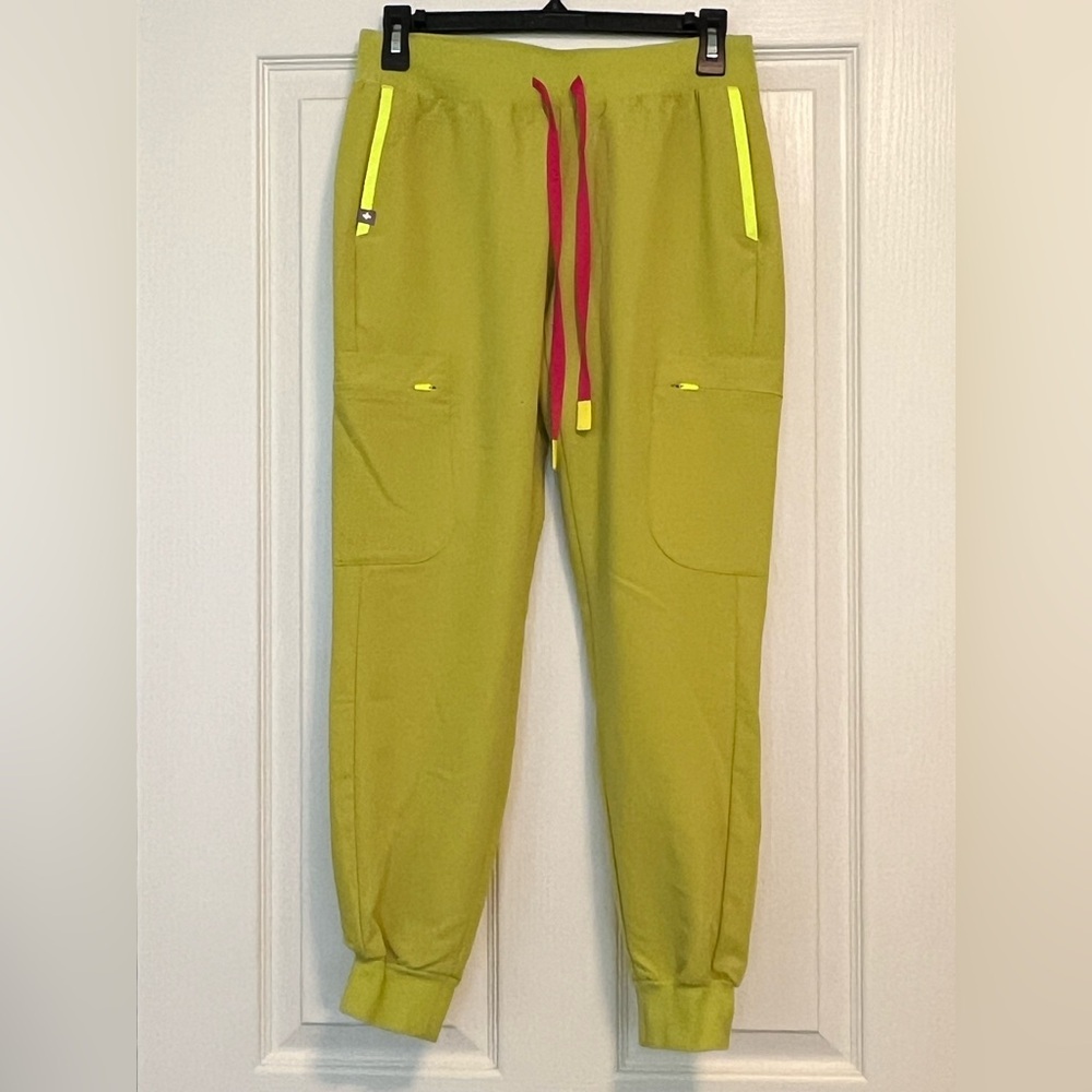 Lime with fushia Figs Scrub